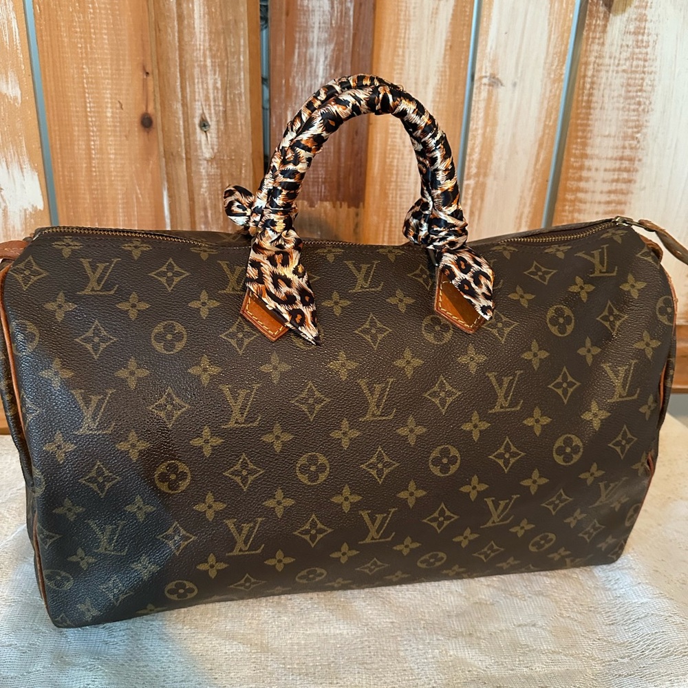 💕Authentic LV Speedy 40💕
